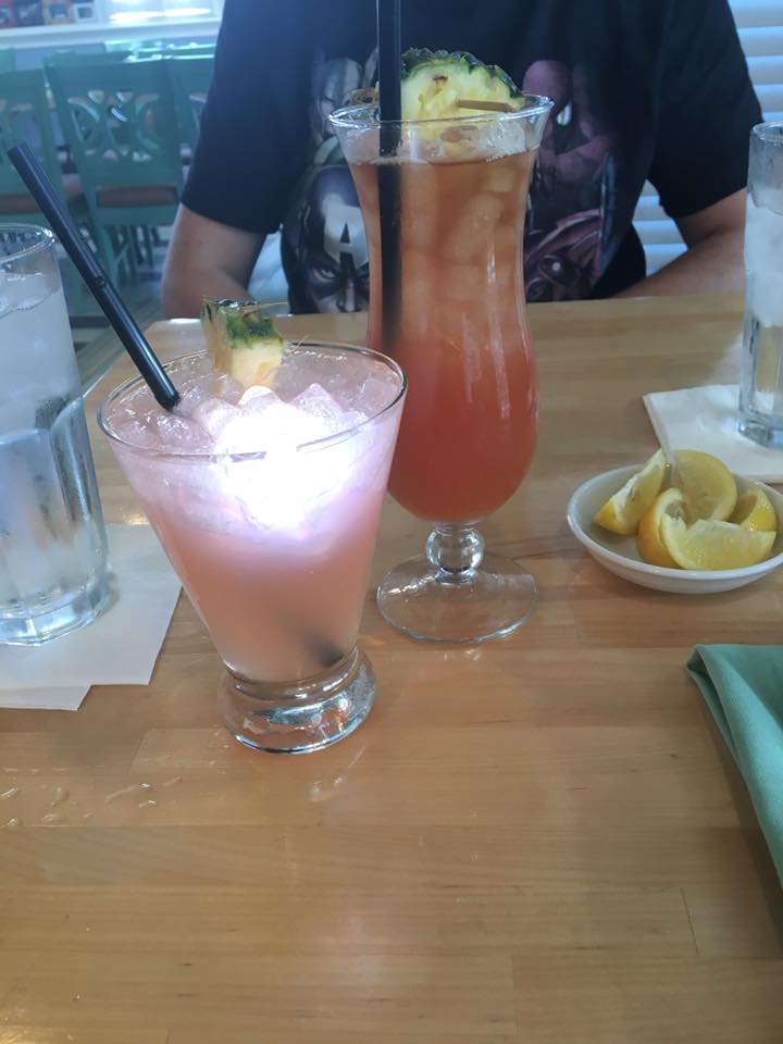 disney drinks, alcoholic drinks at Olivia's Cafe with light up ice cube, disney dining plan